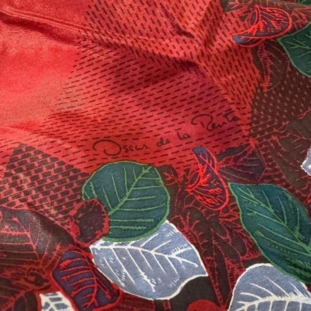 Oscar de la Renta vintage silk scarf Red and green with‎ leaf pattern